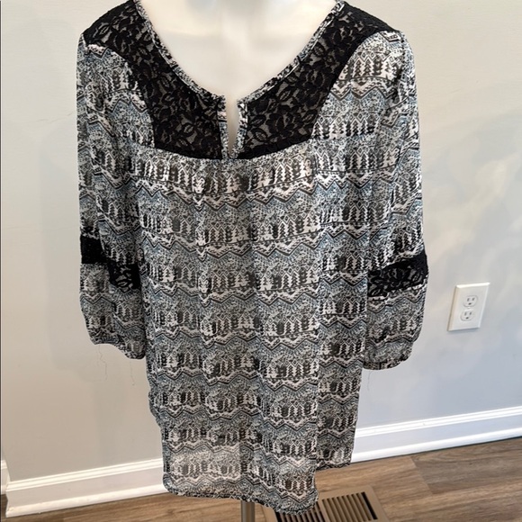 Mossimo Supply Co. Tops - Mossimo Supply Co Medium Sheer Lightweight 3/4 Sleeve Blouse